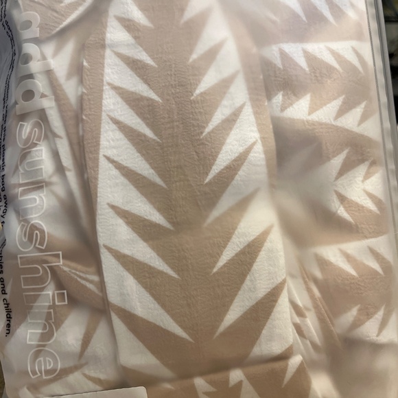 CUPSHE VNeck Geo Print Dolman Sleeve Loose Fit Coverup Mini Dress - Picture 5 of 5